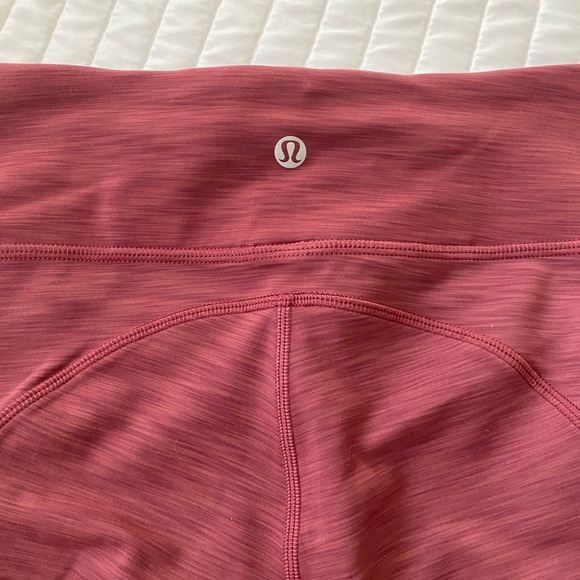 Lululemon size 4 pink leggings - Picture 1 of 6